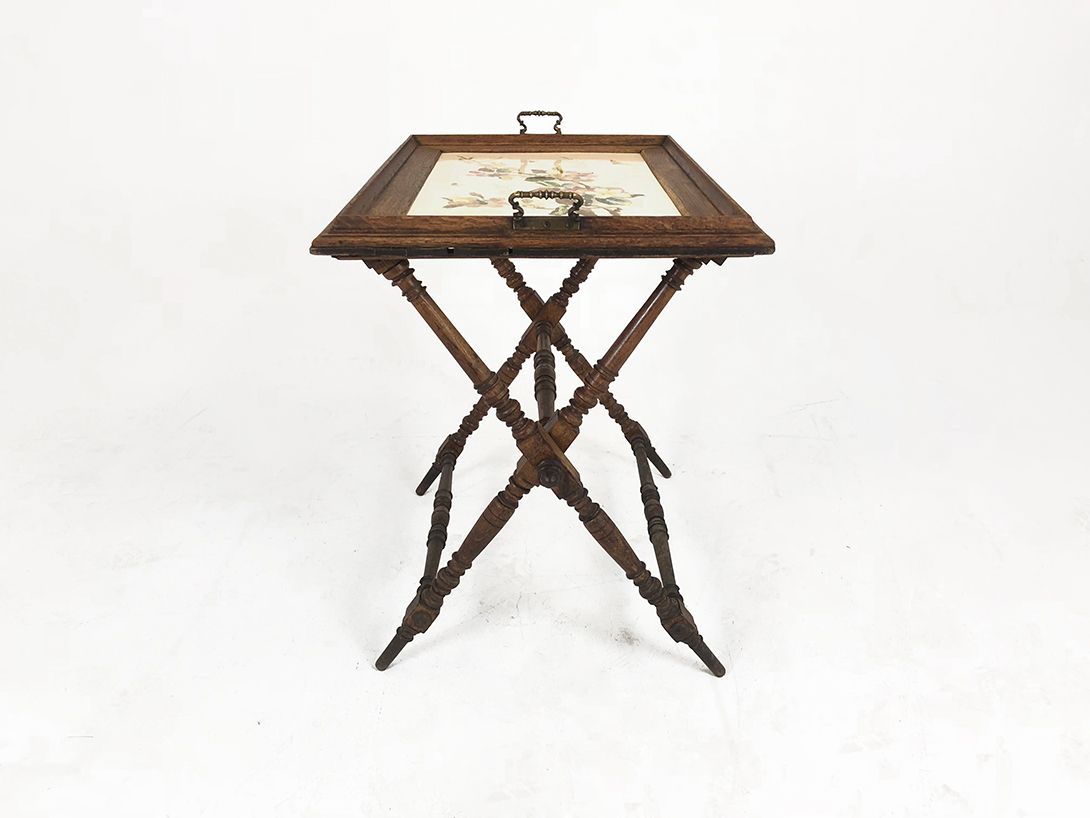 Foto Romantic Tray Table with Rose Detail h75x74x53