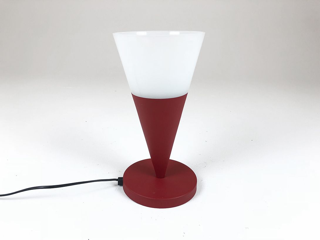 Foto Red and White Cone Desk Lamp h31 RC2