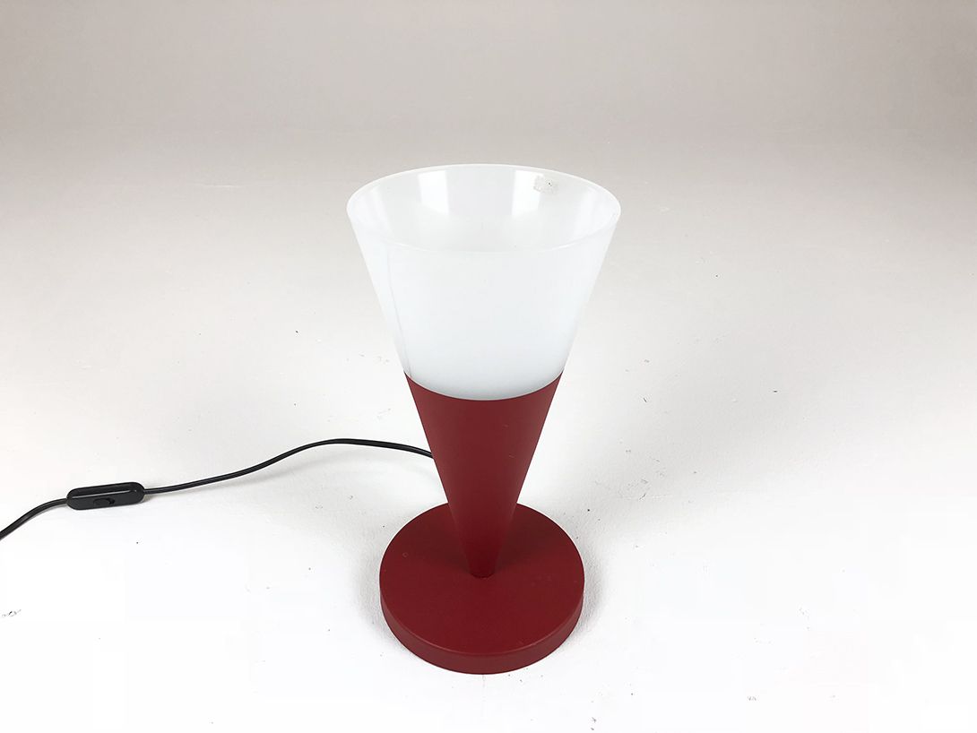 Foto Red and White Cone Desk Lamp h31 RC2