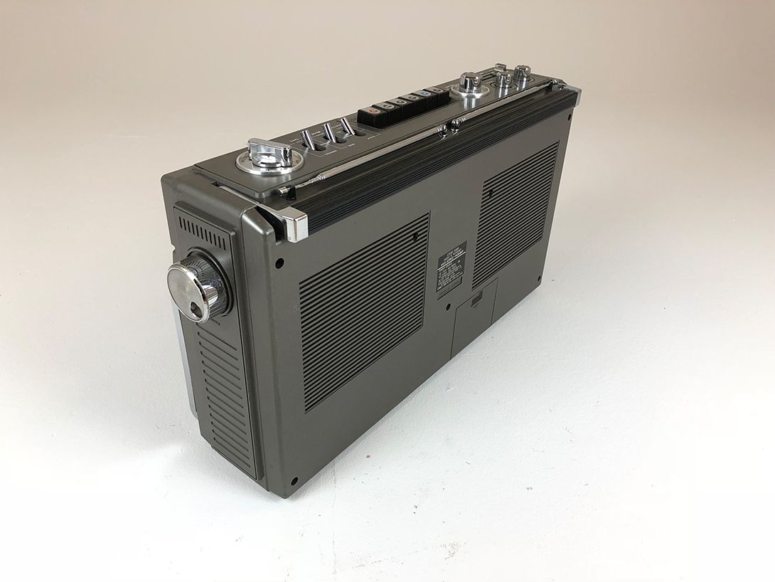 Foto Japanese Conion Stereo Radio and Tape Recorder