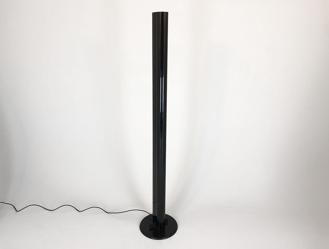 Foto Megaron Floor Lamp by Gianfranco Frattini for Artemide, 1970s h182 B1
