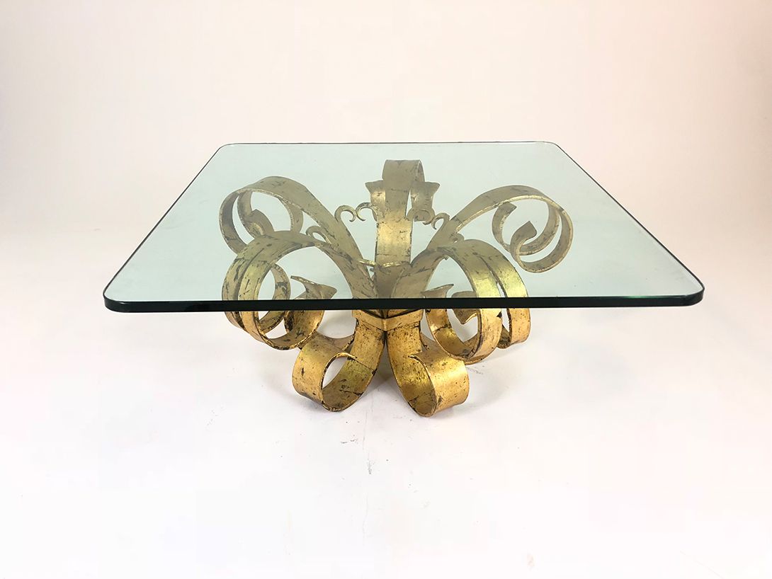 Foto Coffee Table with Smoked Glass Top on Fancy Golden Foot h40x87x87