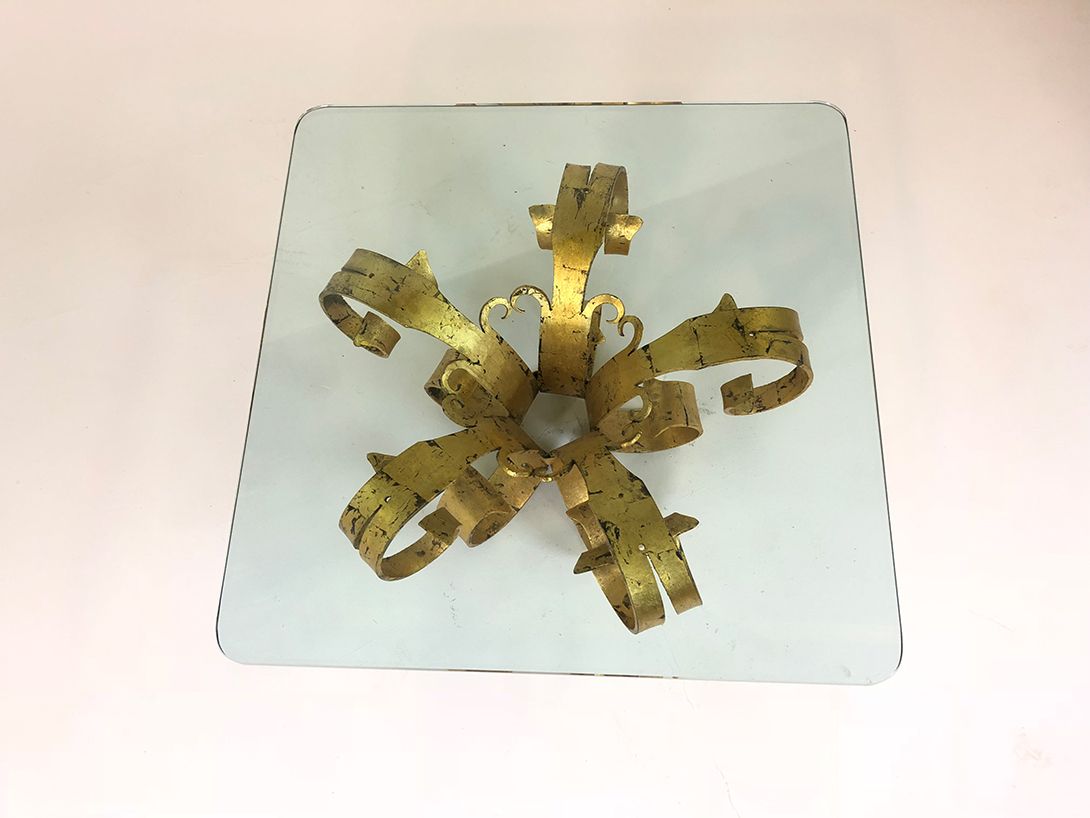Foto Coffee Table with Smoked Glass Top on Fancy Golden Foot h40x87x87