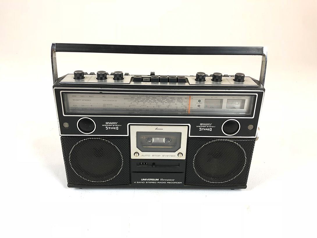 Foto Universum Senator Stereo Radio