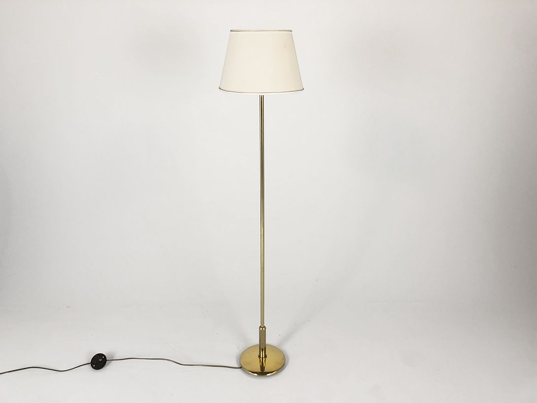 Foto Simple Golden Floor Lamp with Beige Shade h140