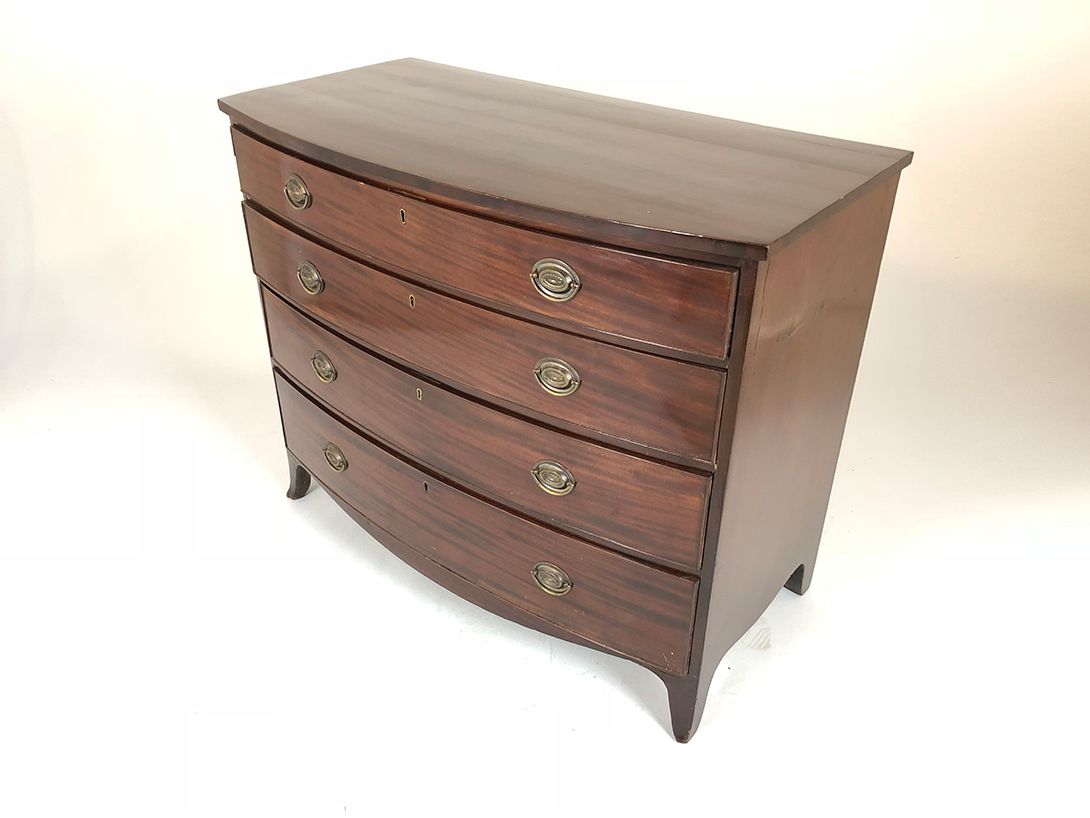 Foto Wooden Mahagoni Commode with Four Drawers
