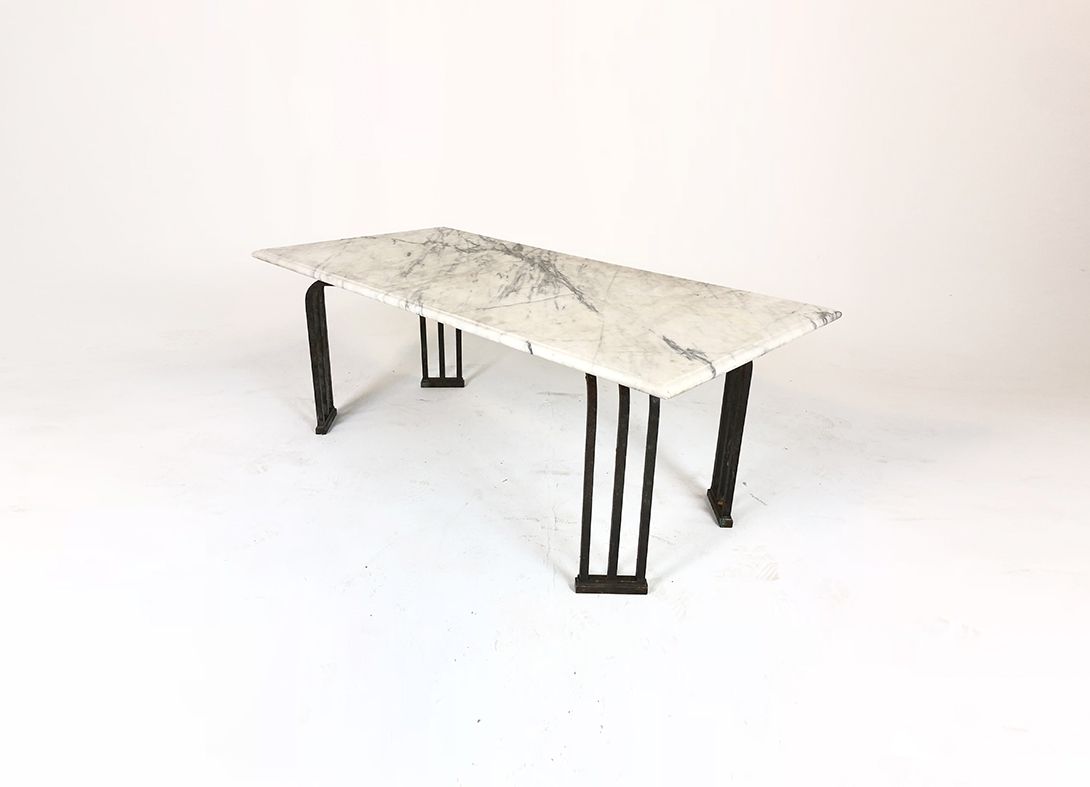 Foto White Marble Table with Black Bent Feet h46x60x120