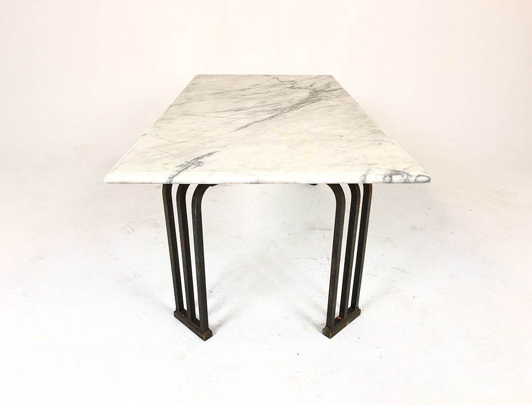 Foto White Marble Table with Black Bent Feet h46x60x120