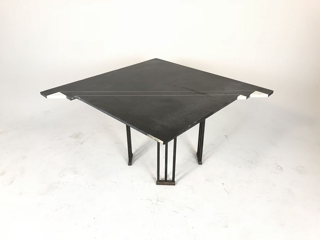 Foto Black Stone Modern Asymmetrical Coffee Table h63x101x101