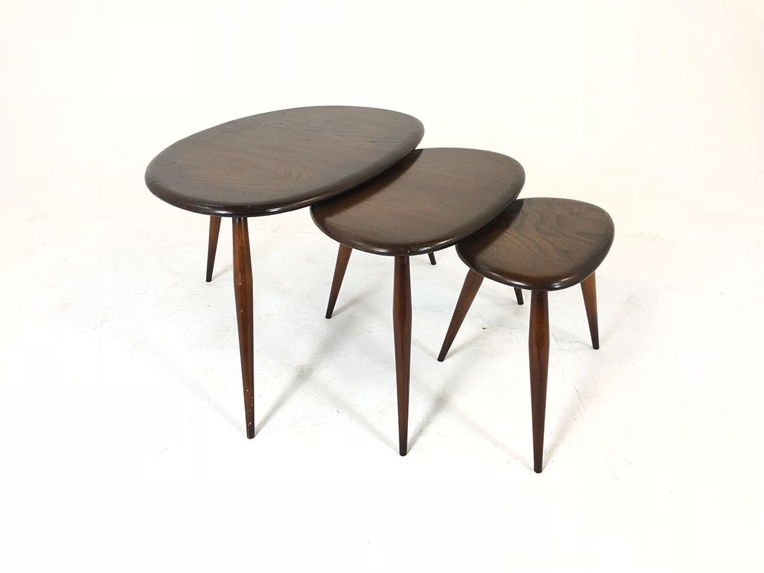 Foto Three Legged English Nesting Tables h40x65x45