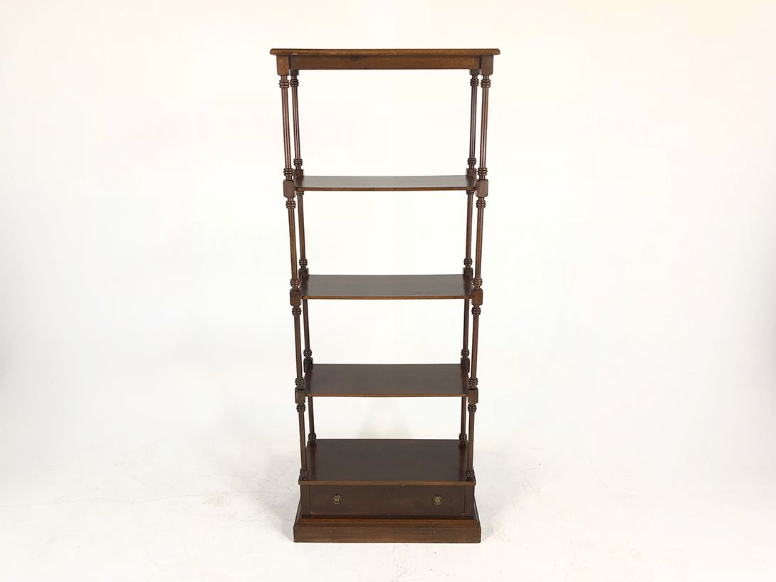 Foto Delicate Wooden Shelf with Drawer