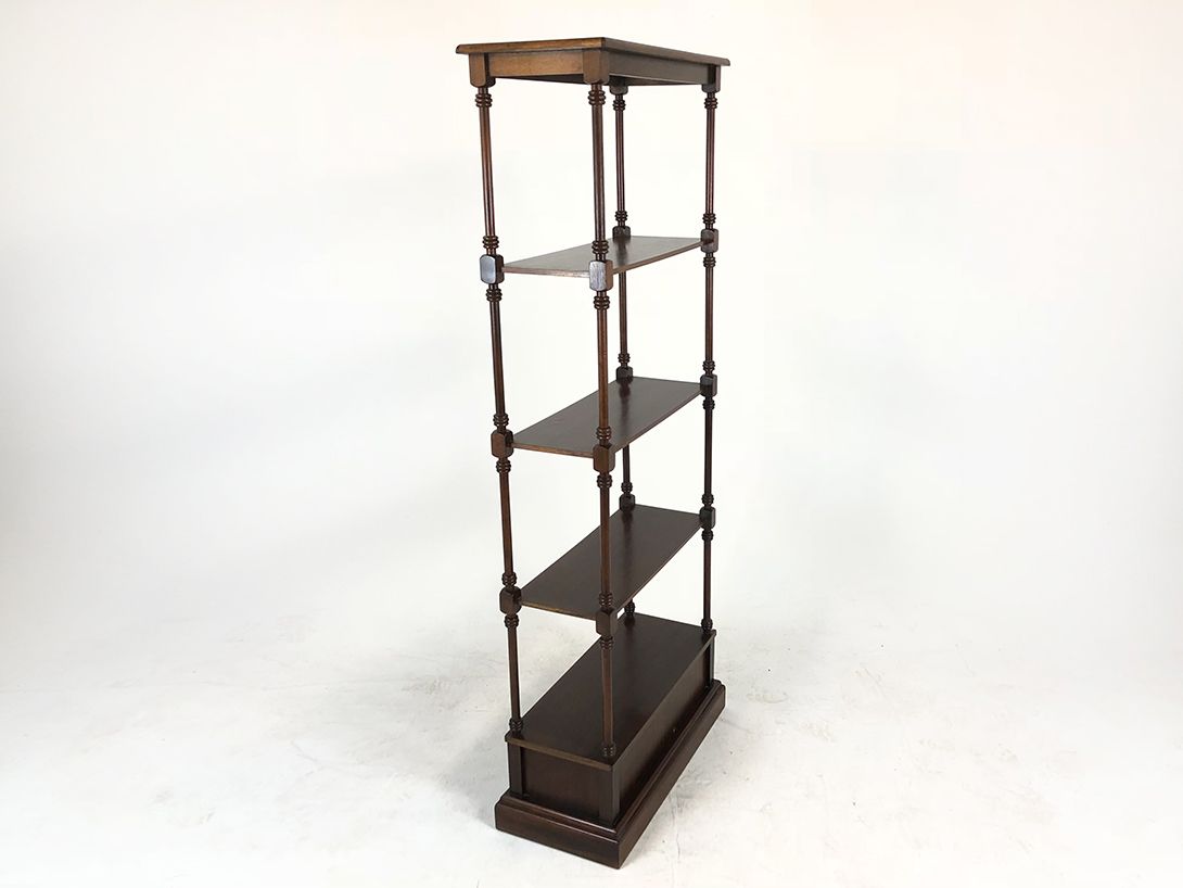 Foto Delicate Wooden Shelf with Drawer