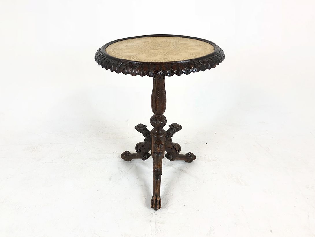 Foto Wooden Carved Side Table h66x50