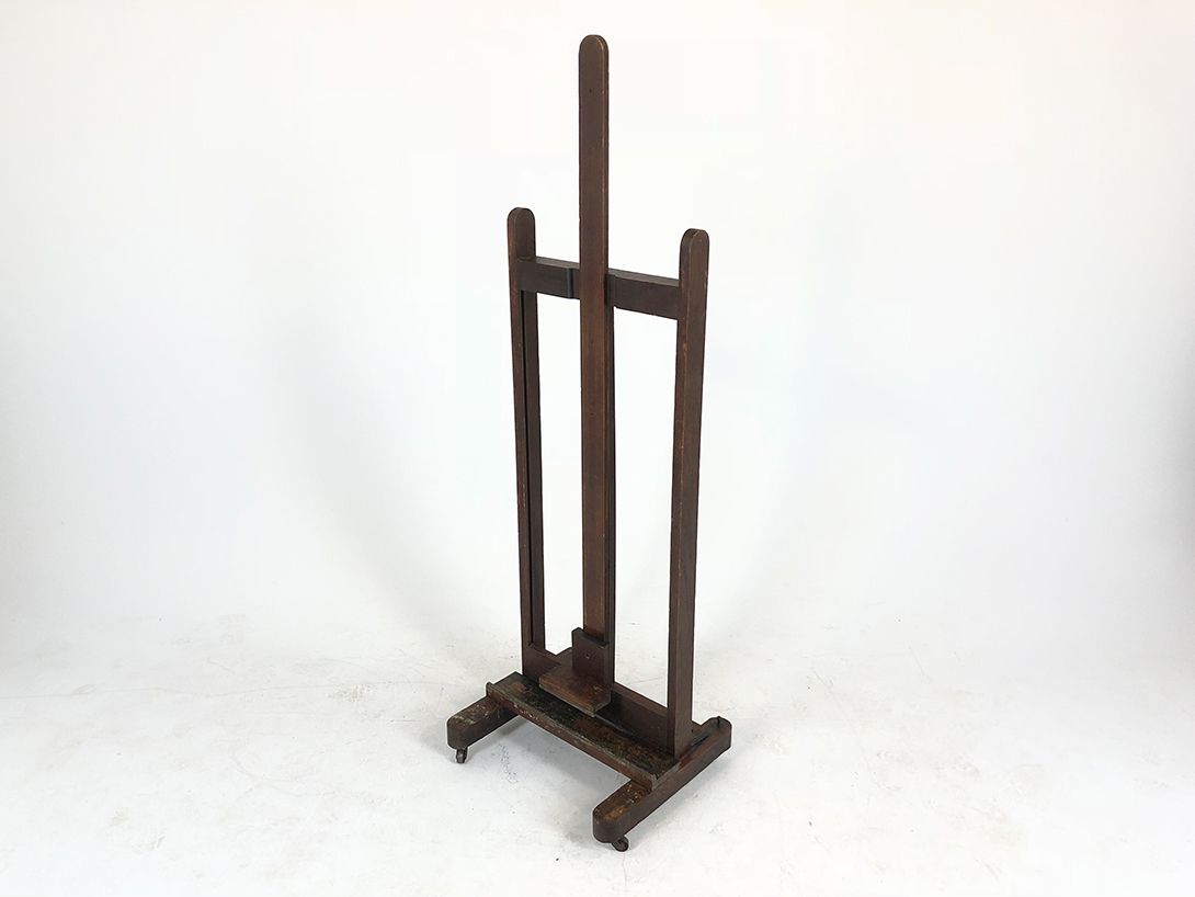 Foto Dark Wooden Easel