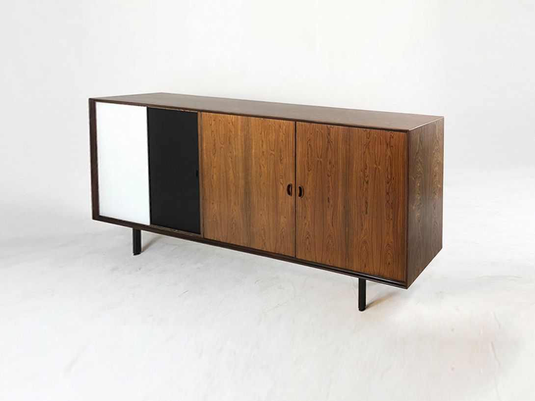 Foto Sideboard Walnut with Black/White Sliding Doors w220 France 1967
