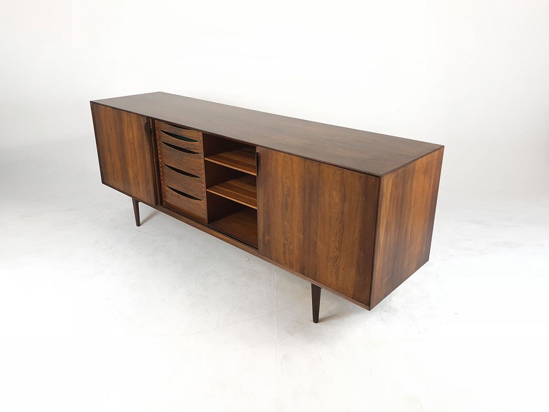 Foto Elegant Rosewood Sideboard 1960 w210