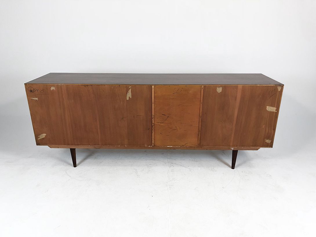 Foto Elegant Rosewood Sideboard 1960 w210