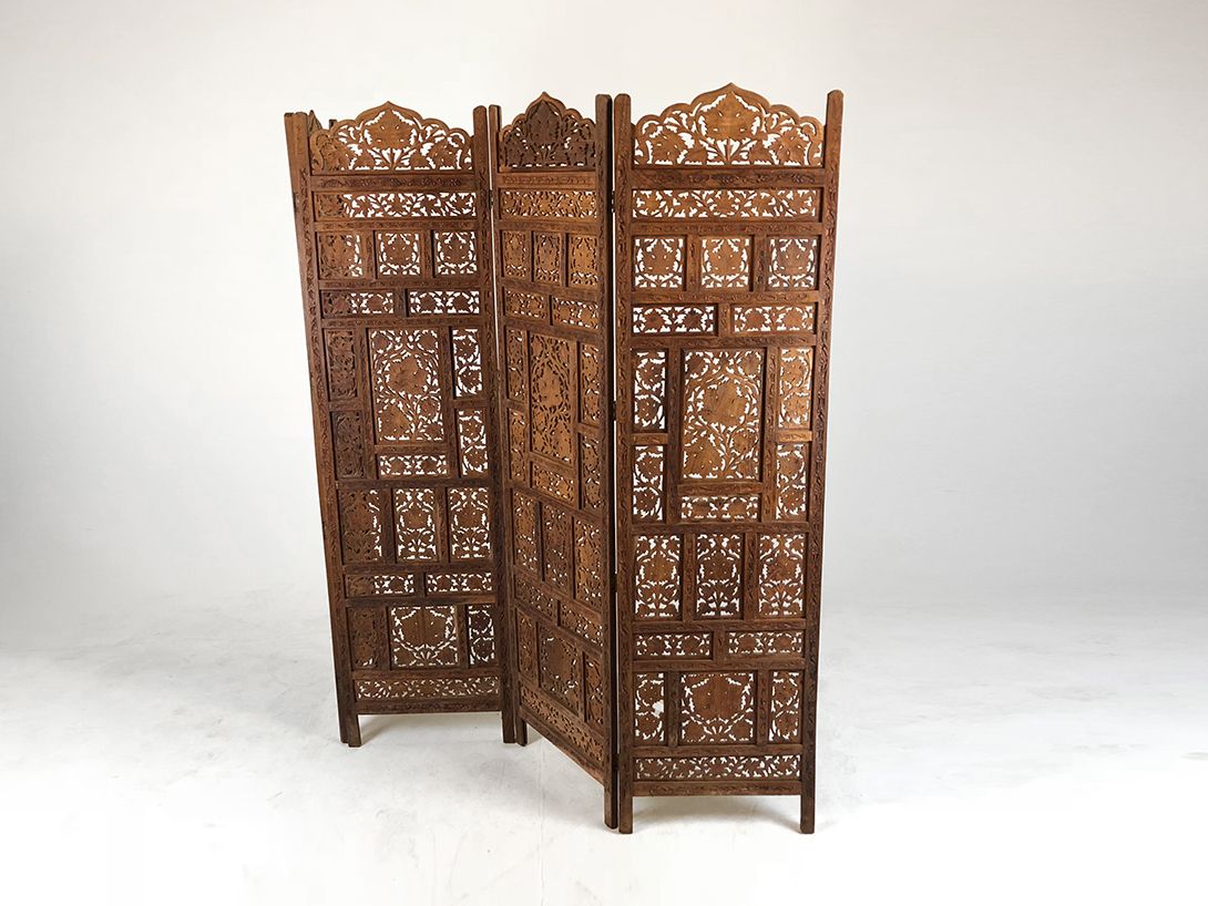 Foto Wooden Ornamental Room Divider
