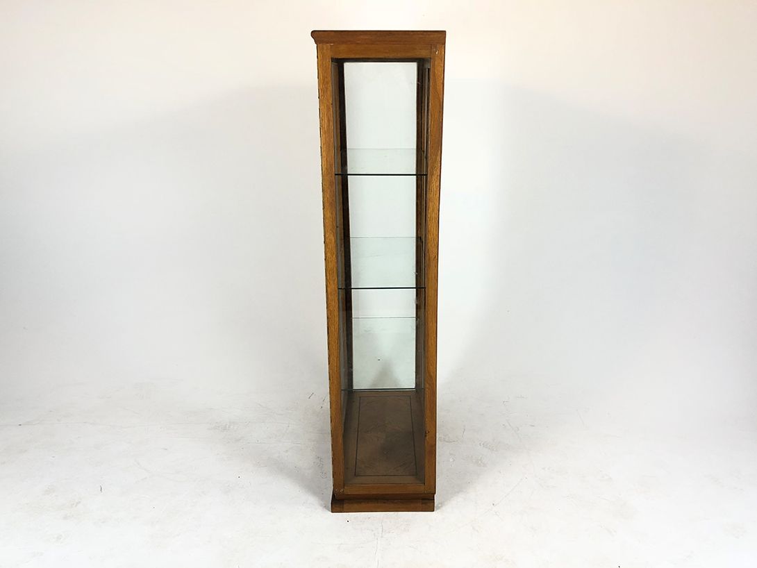 Foto Glass Cabinet with Wooden Frame