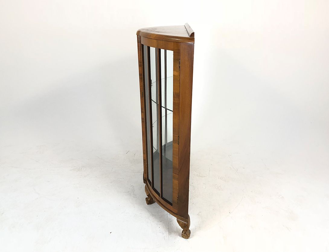 Foto Rounden Cabinet Made of Glass and Wood