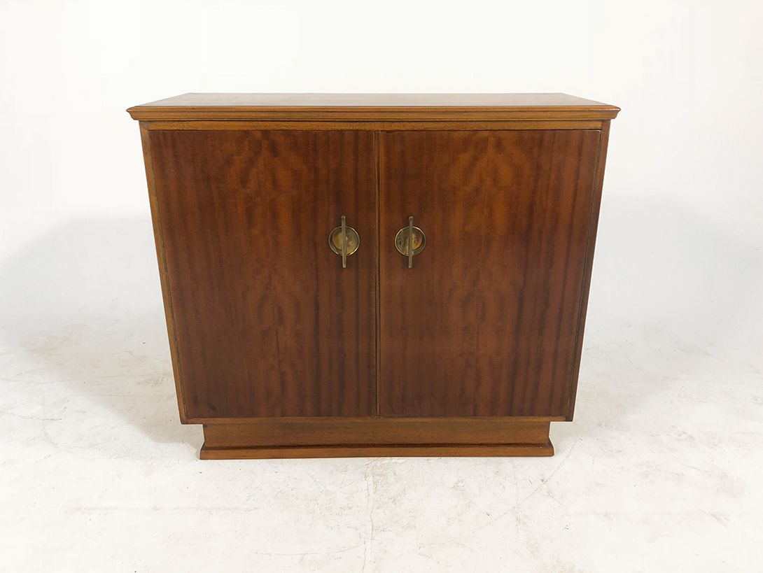 Foto Small Wooden Art Deco Cabinet with Brass Fittings