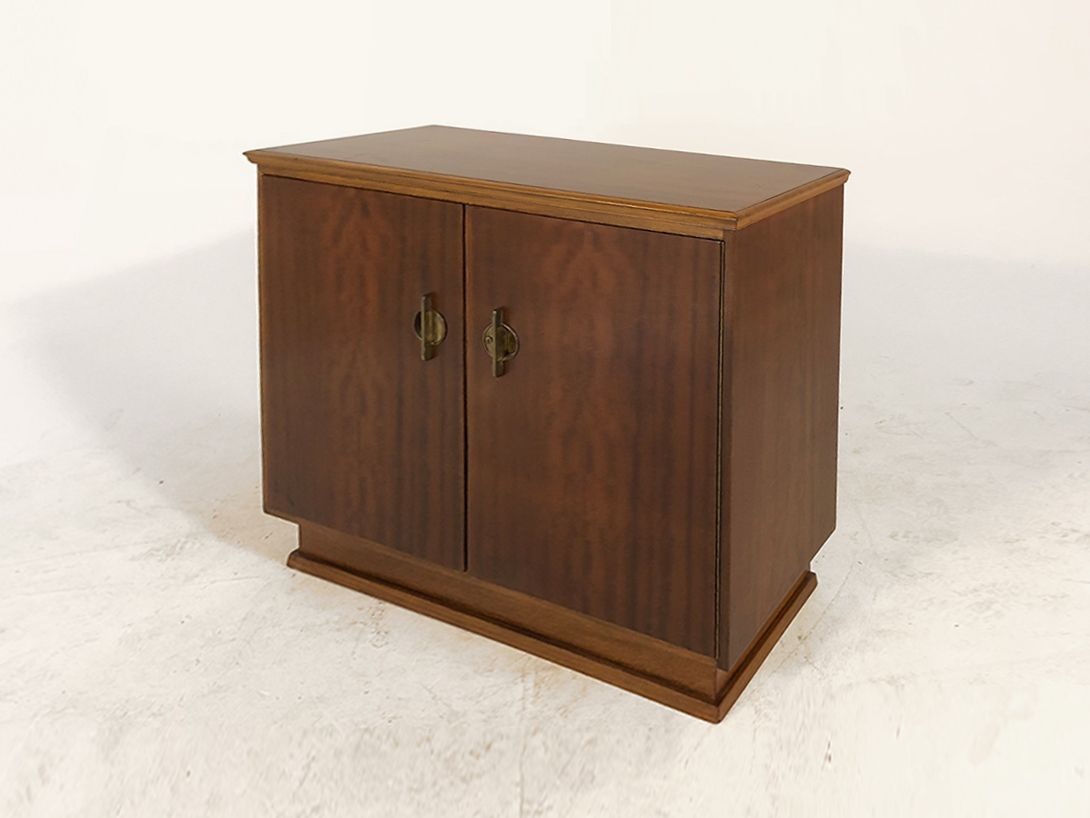 Foto Small Wooden Art Deco Cabinet with Brass Fittings