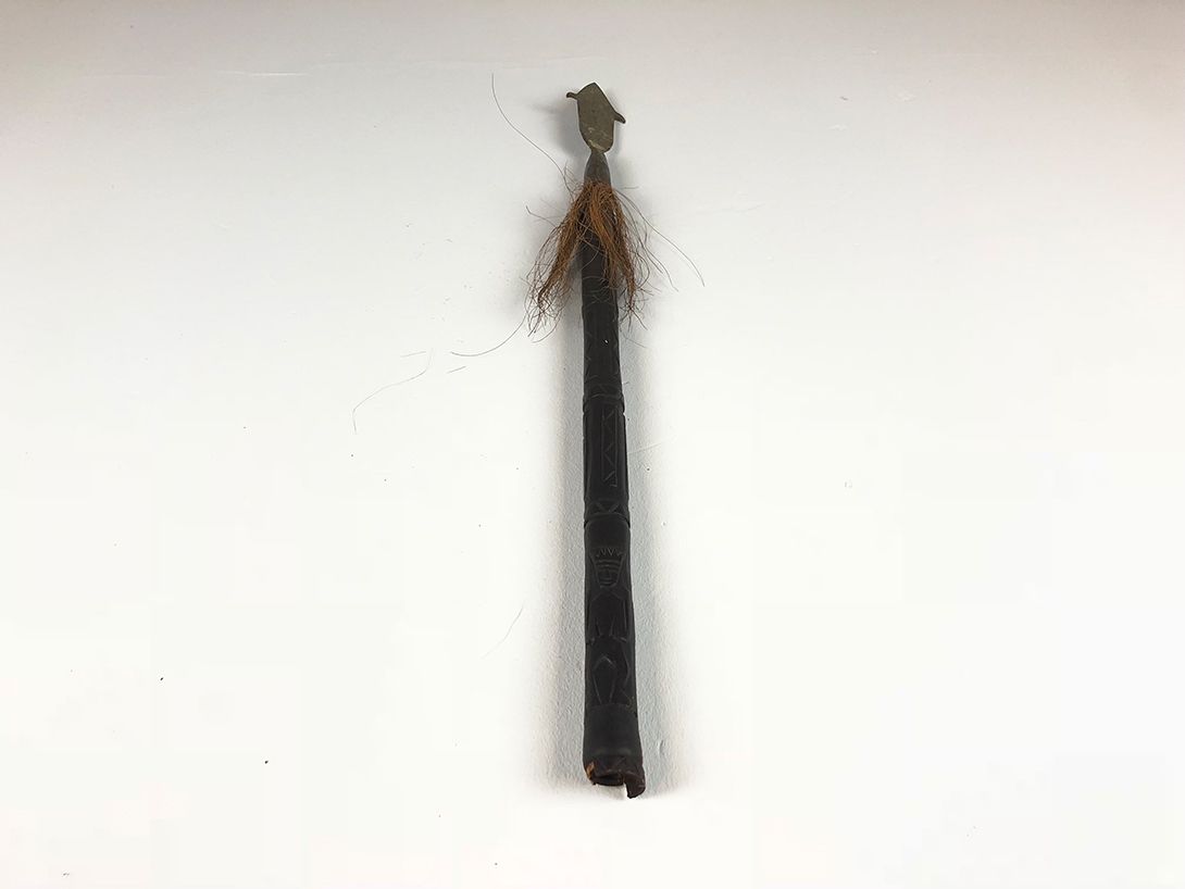 Foto Ancient Spear with Hairs
