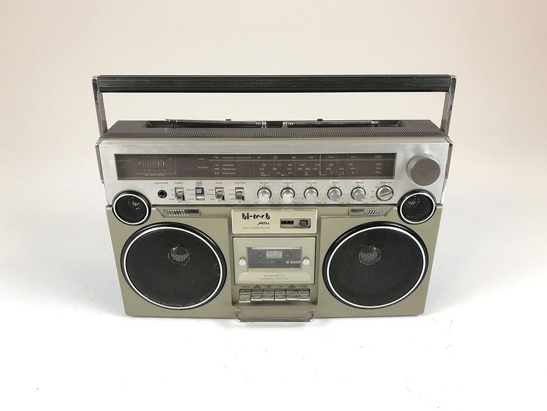 Foto Hi-Tech Stereo Radio
