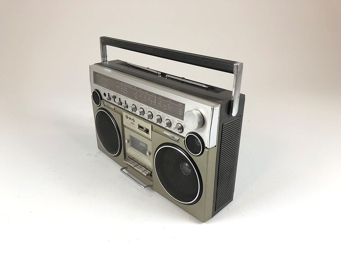 Foto Hi-Tech Stereo Radio