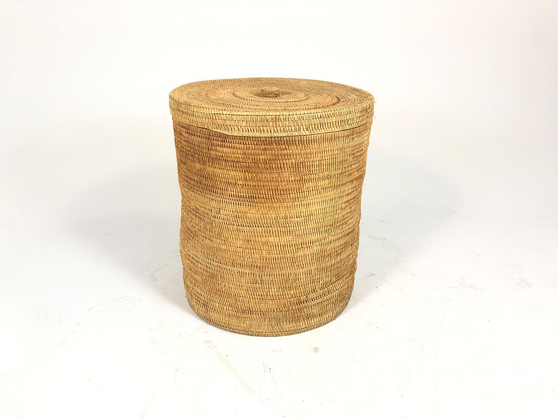 Foto Woven Basket with Lid