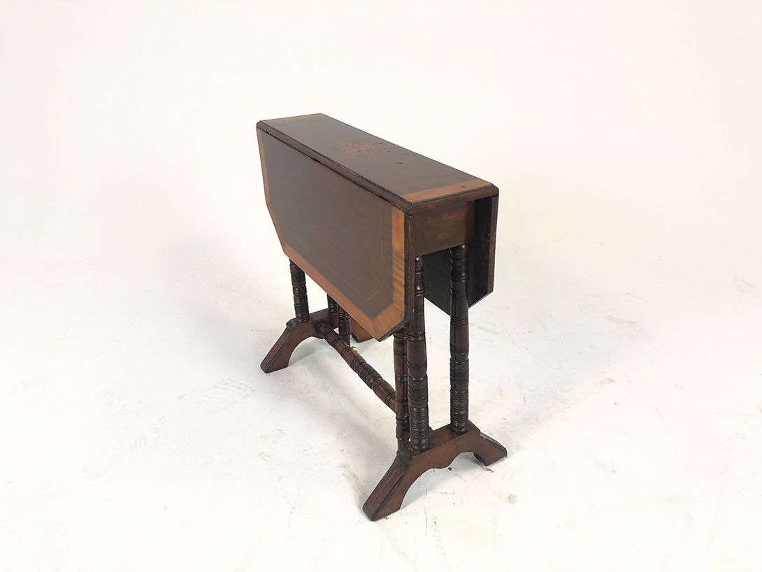 Foto Extendable Wooden Side Table h57x62x65