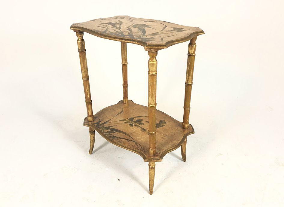 Foto Romantic Painted Side Table with Bamboo Details Japan h72x53x37