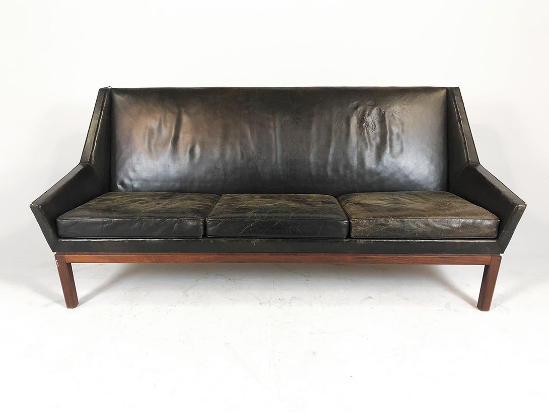 Foto Black Leather Sofa, Three Seater