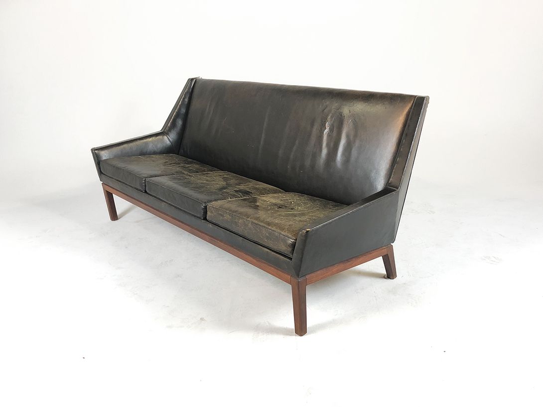 Foto Black Leather Sofa, Three Seater