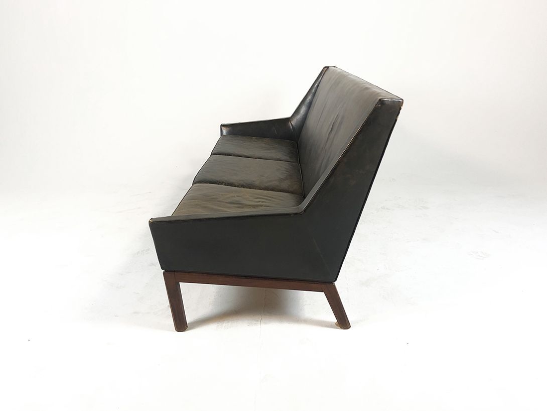 Foto Black Leather Sofa, Three Seater