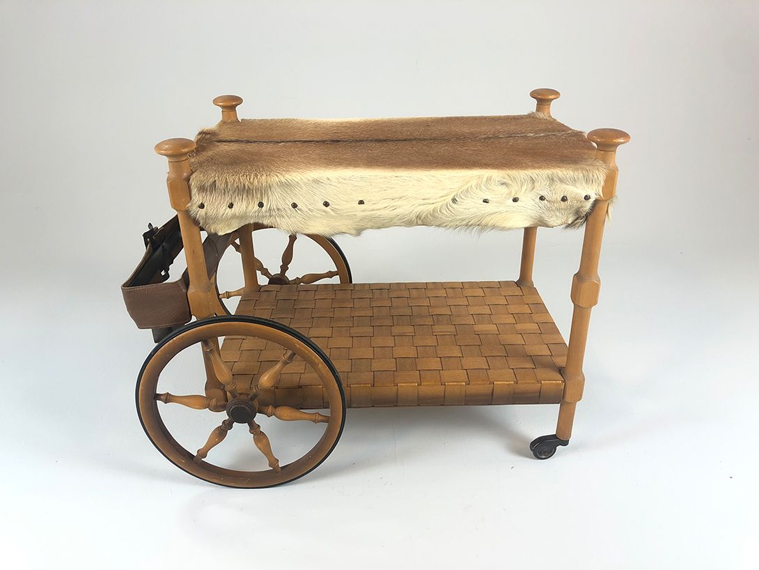 Foto Antique Wooden Serving Cart with Hide Top h66x52x80