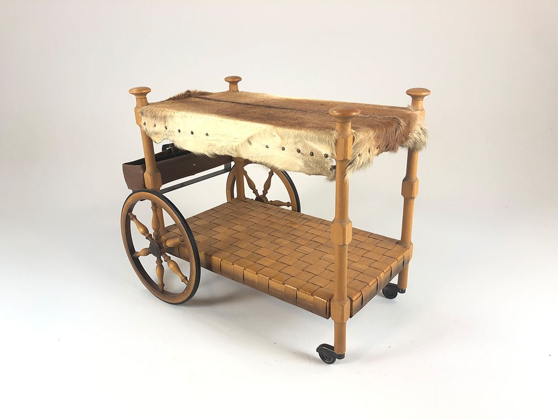Foto Antique Wooden Serving Cart with Hide Top h66x52x80