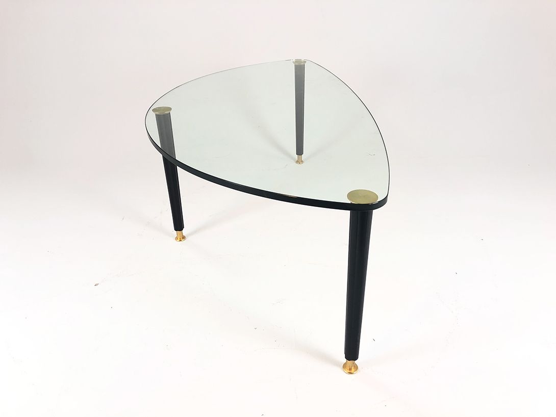 Foto Three Legged Glass Coffee Table h44x61x120