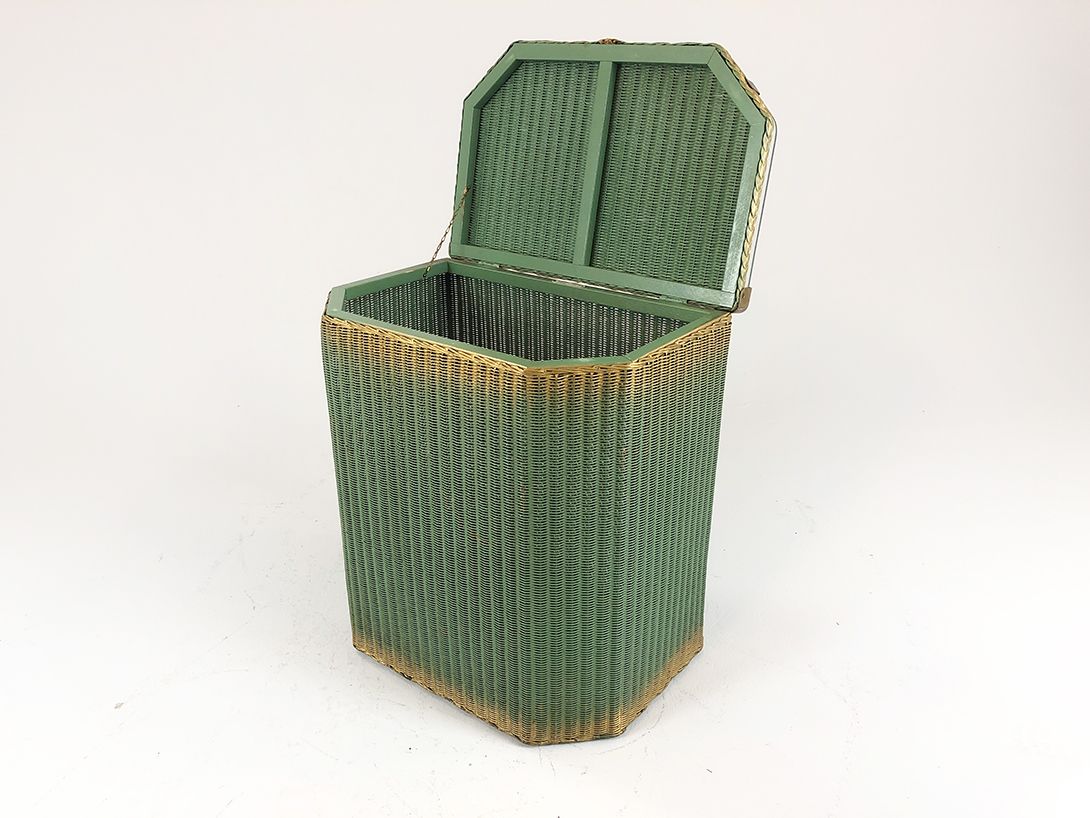 Foto Lloyd Loom Basket with Glass Top h55x22x35
