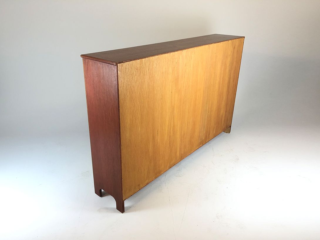 Foto Simple Wooden Shelf