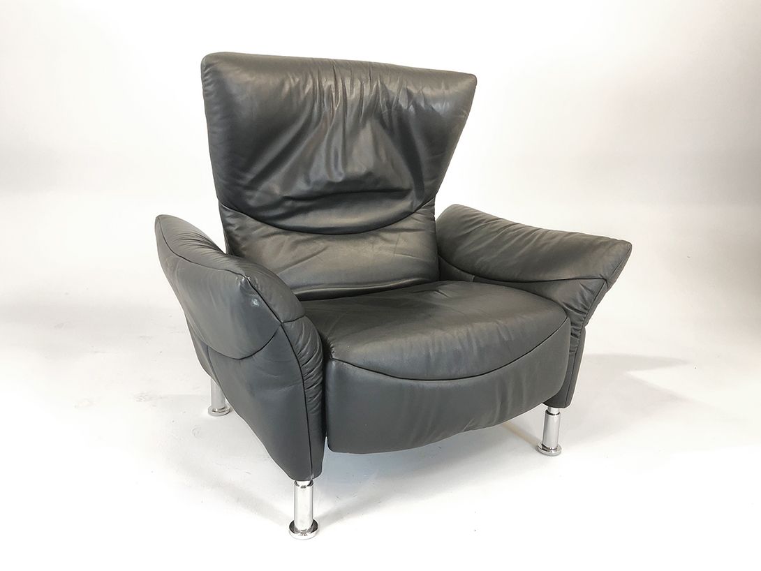 Foto Adjustable Black Leather Armchair