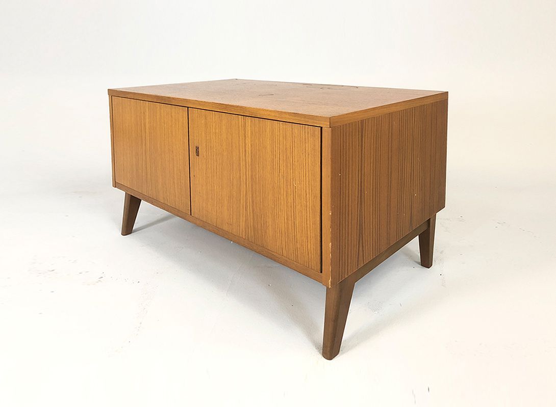Foto Deutsche Werkstätten Sideboard with Doors w88
