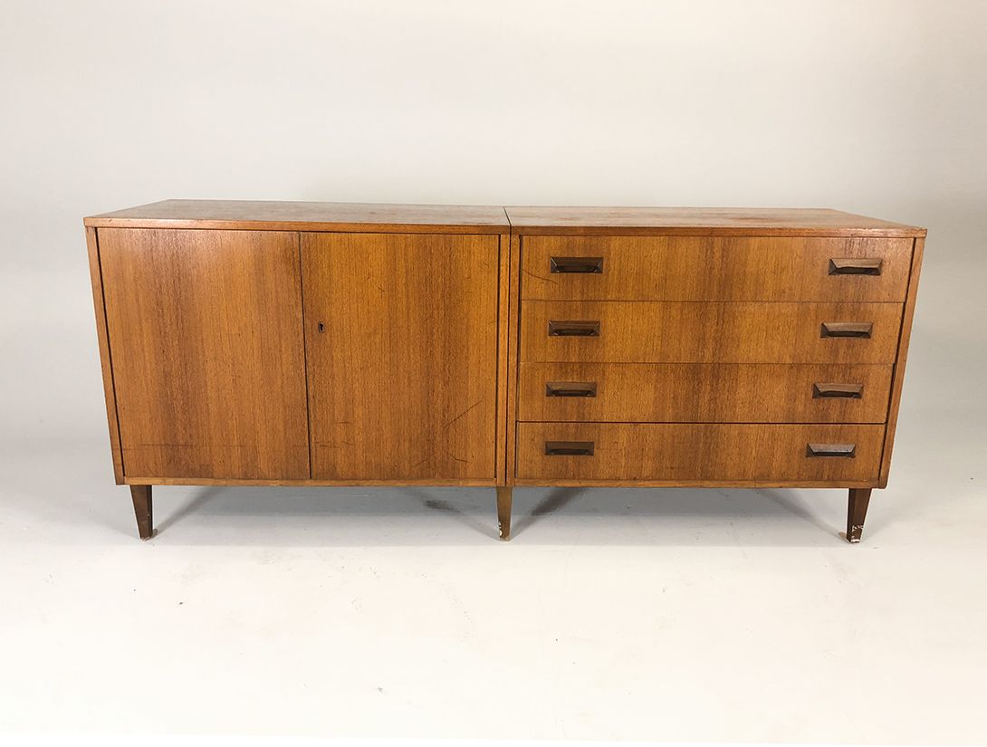 Foto Wooden Sideboard with Doors and Drawers w176