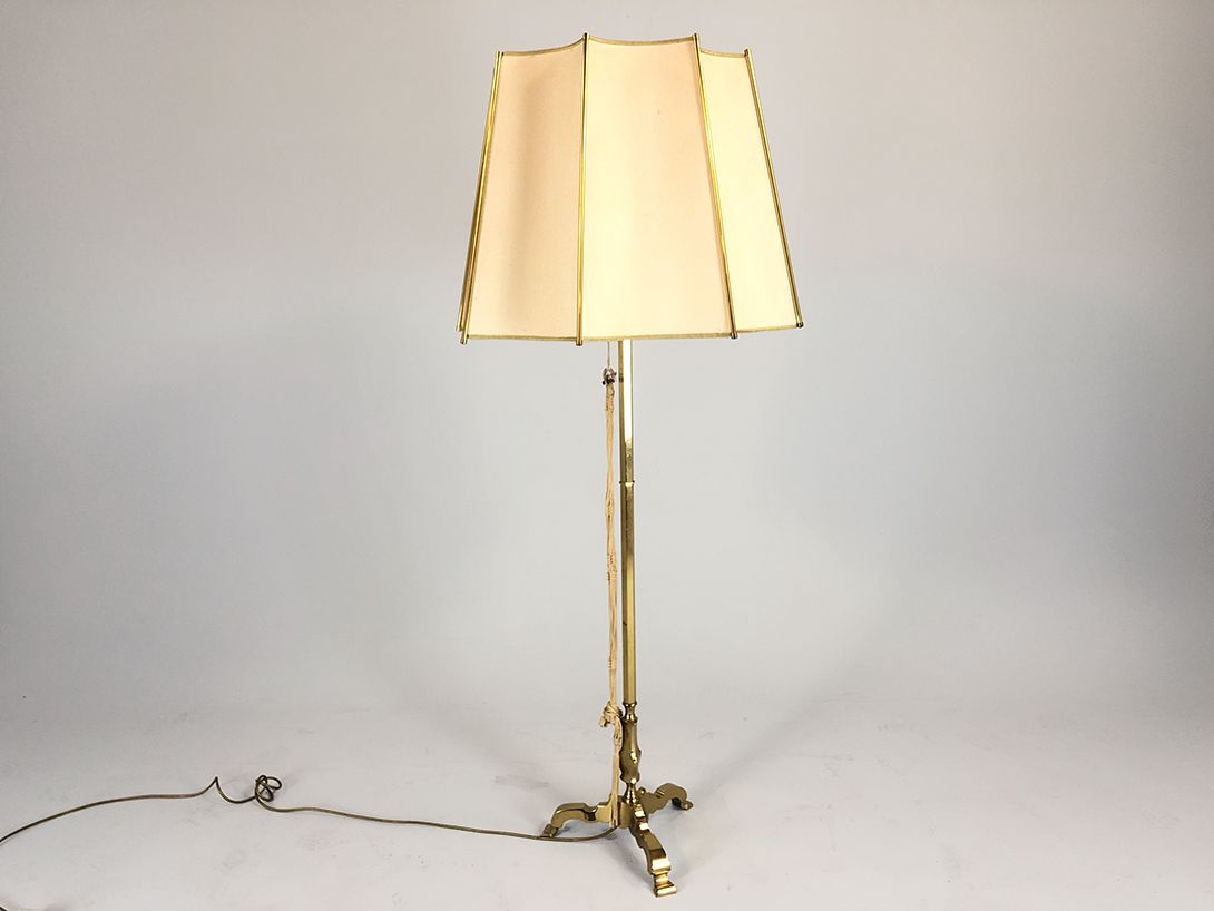 Foto Golden Royal Lamp with Beige Shade h162 F3