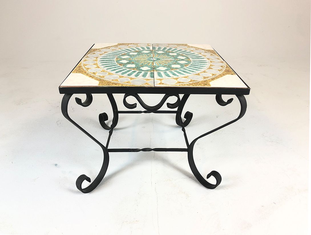 Foto Mosaic Plate Table on Curved Legs h32x41x41