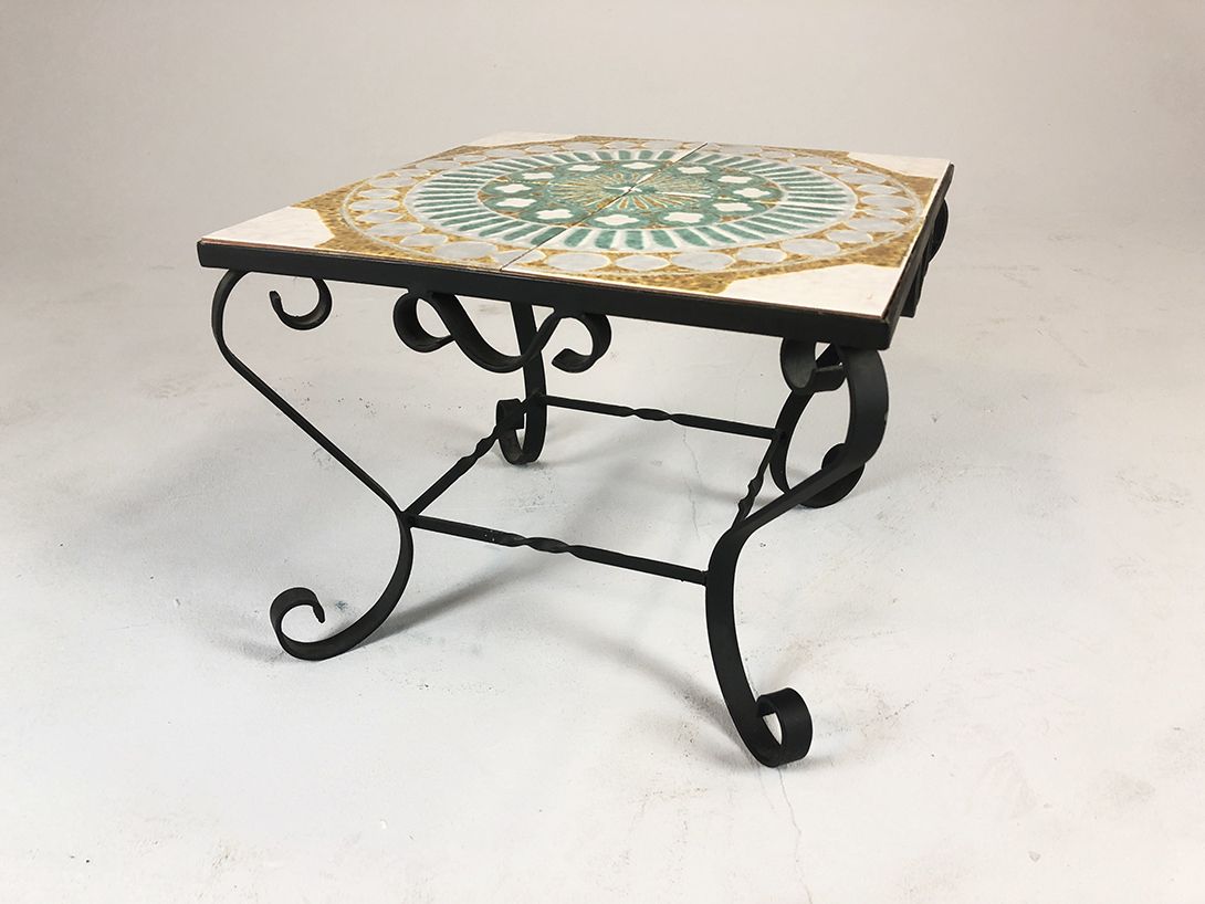 Foto Mosaic Plate Table on Curved Legs h32x41x41