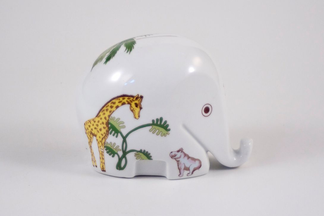 Foto Colani Porcelain Elephant Piggy Bank with Jungle Design