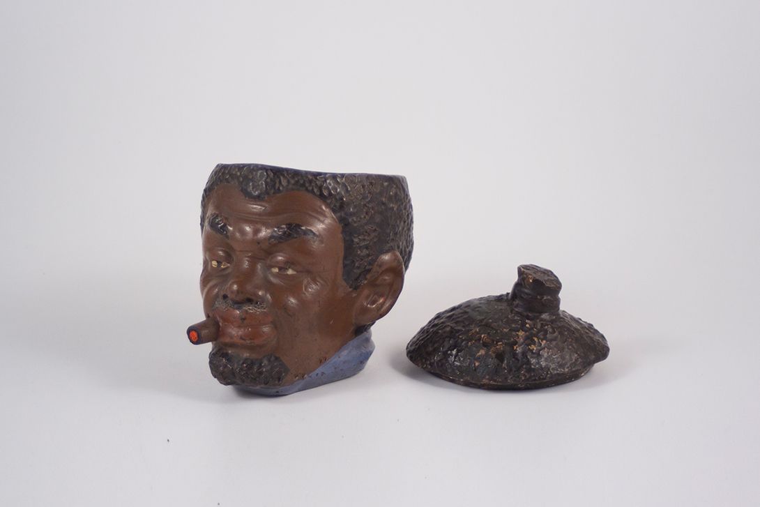 Foto Black Male Head with Cigar Box