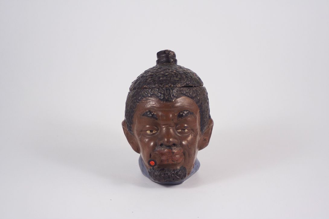 Foto Black Male Head with Cigar Box