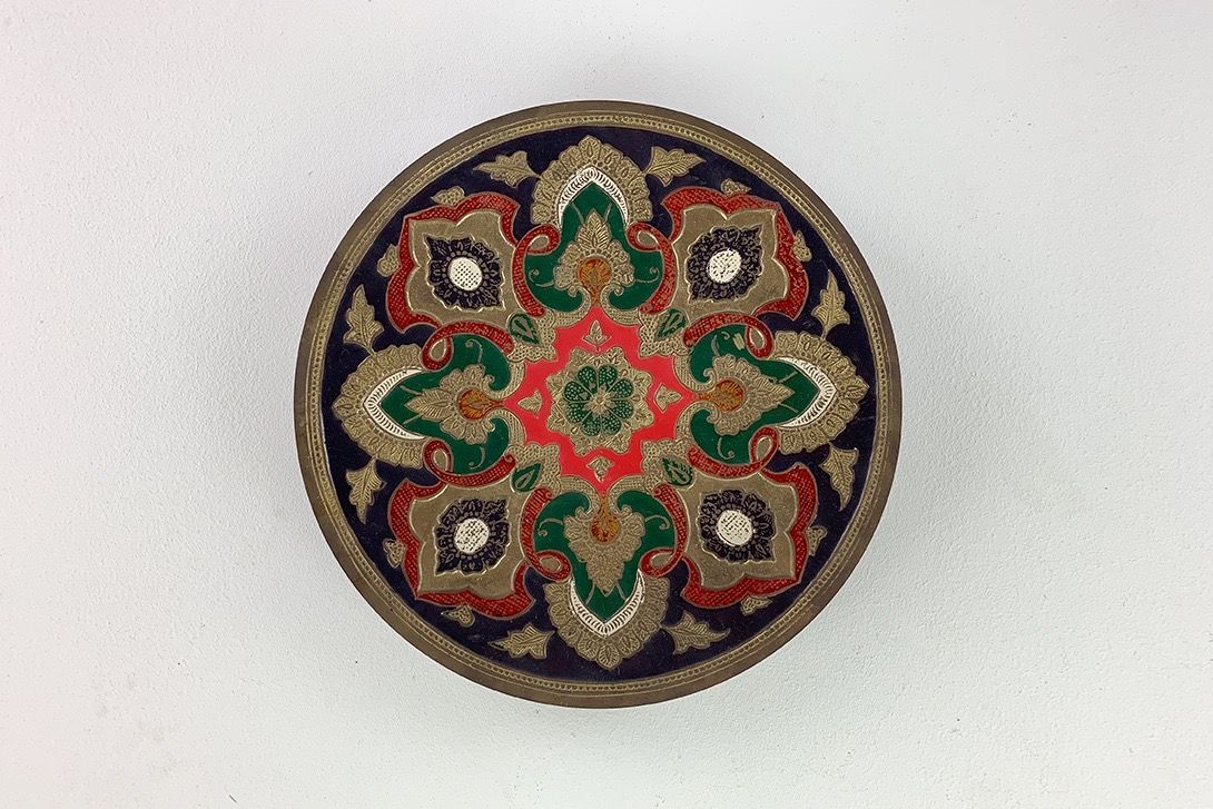 Foto Oriental Plate with Colorful Chiseled Ornaments Ø29 Morocco 1960